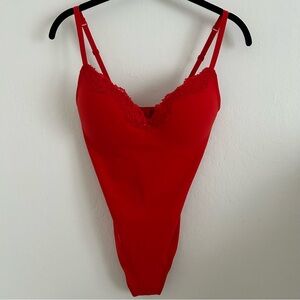 Skims Fits Everybody Lace Push-up Thong Bodysuit in Cayenne size Small